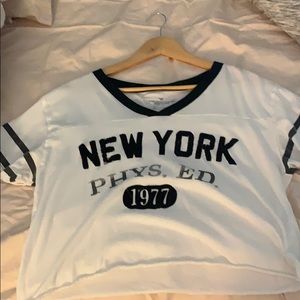 american eagle new york crop top